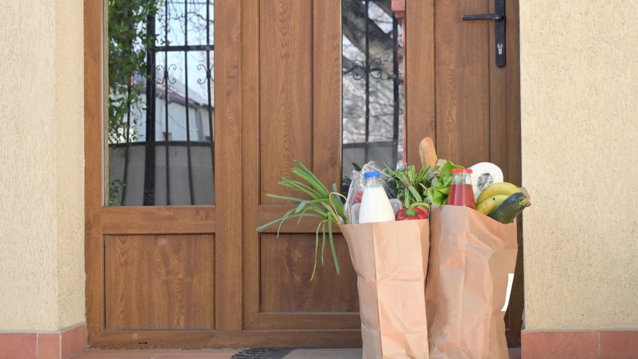 8 places that will deliver groceries straight to your door